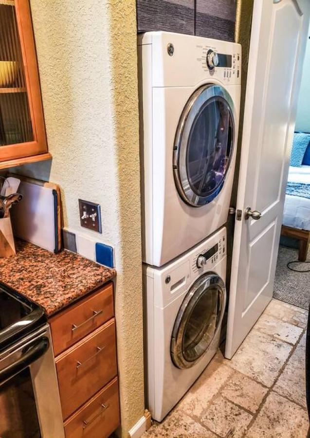 Retro Retreat In Dtsp - Explore The Downtown Area St. Petersburg Exteriör bild