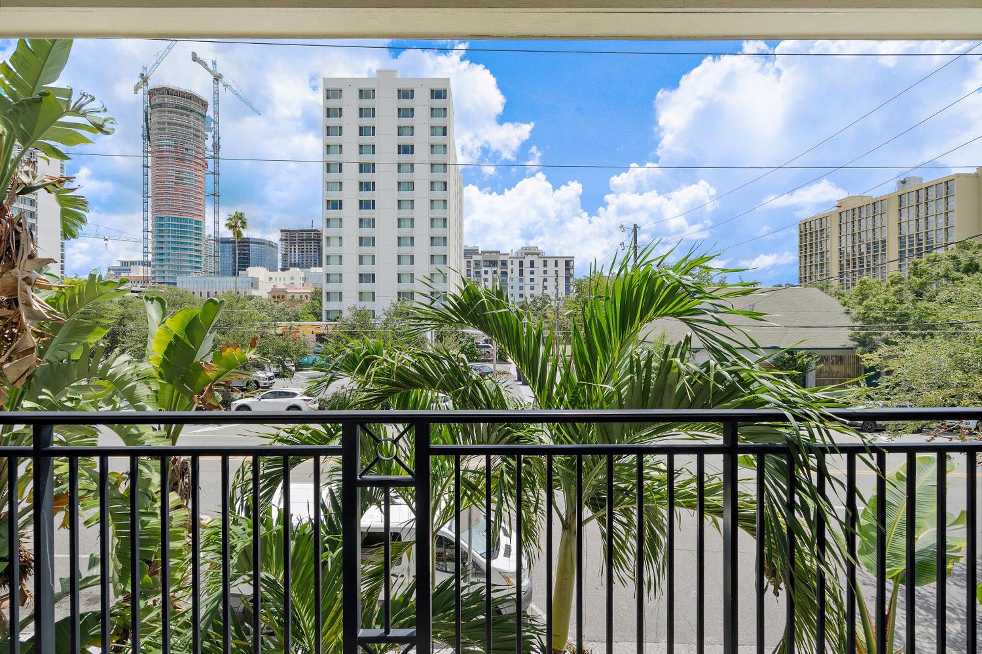 Retro Retreat In Dtsp - Explore The Downtown Area St. Petersburg Exteriör bild