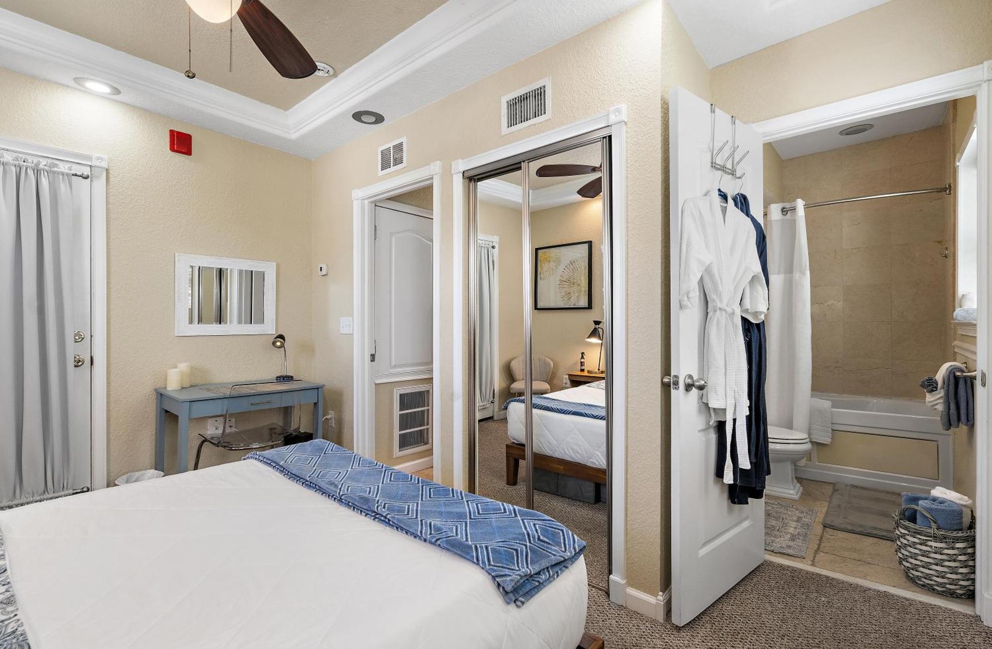 Retro Retreat In Dtsp - Explore The Downtown Area St. Petersburg Exteriör bild