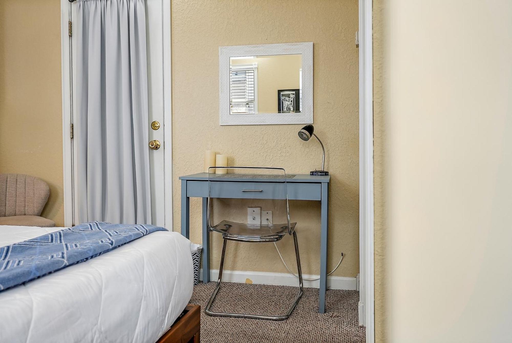 Retro Retreat In Dtsp - Explore The Downtown Area St. Petersburg Exteriör bild