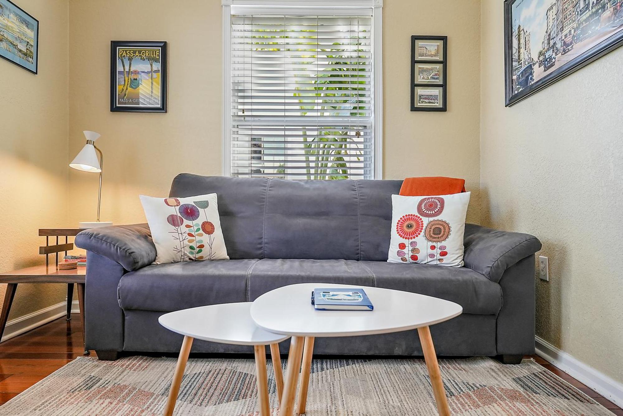 Retro Retreat In Dtsp - Explore The Downtown Area St. Petersburg Exteriör bild