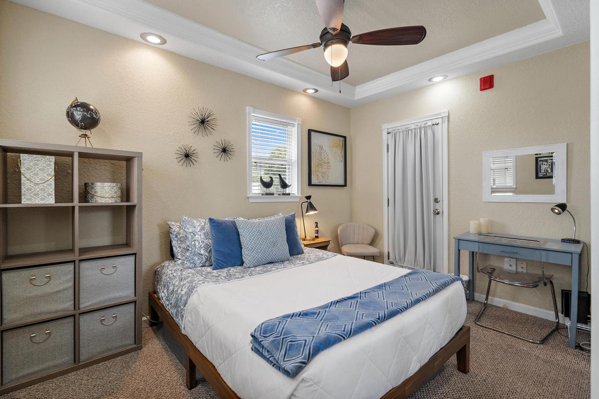 Retro Retreat In Dtsp - Explore The Downtown Area St. Petersburg Exteriör bild