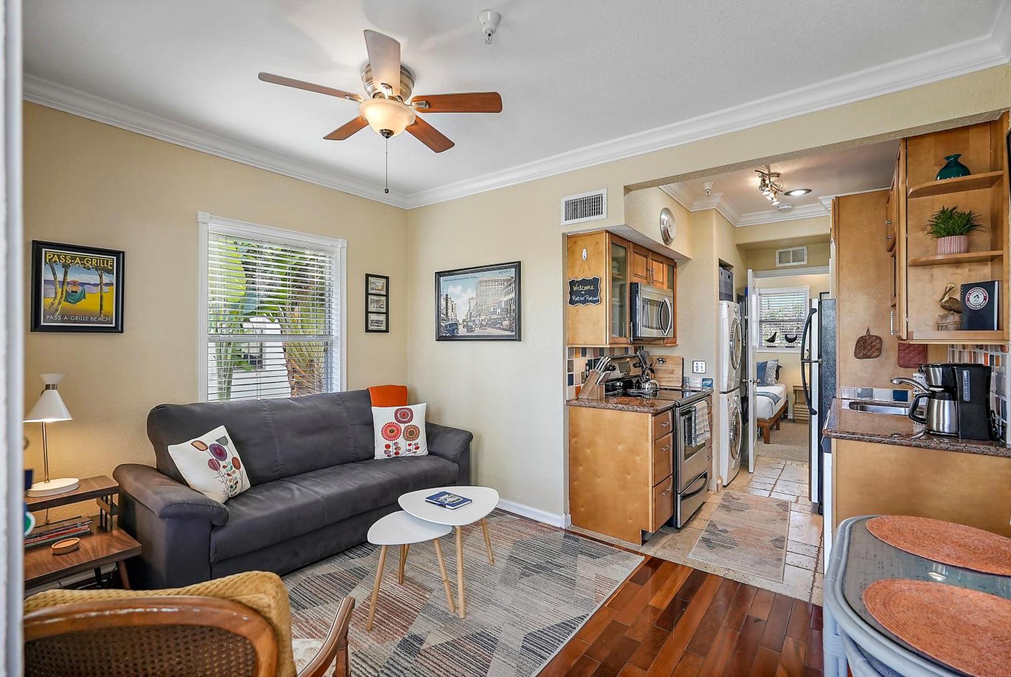 Retro Retreat In Dtsp - Explore The Downtown Area St. Petersburg Exteriör bild